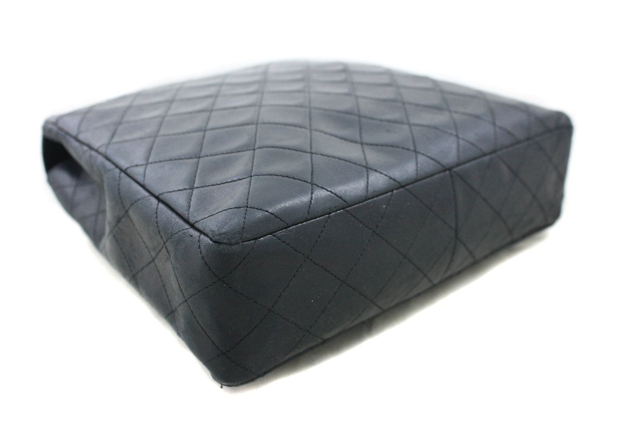 CHANEL Vintage Black Lambskin Chain Shoulder bag