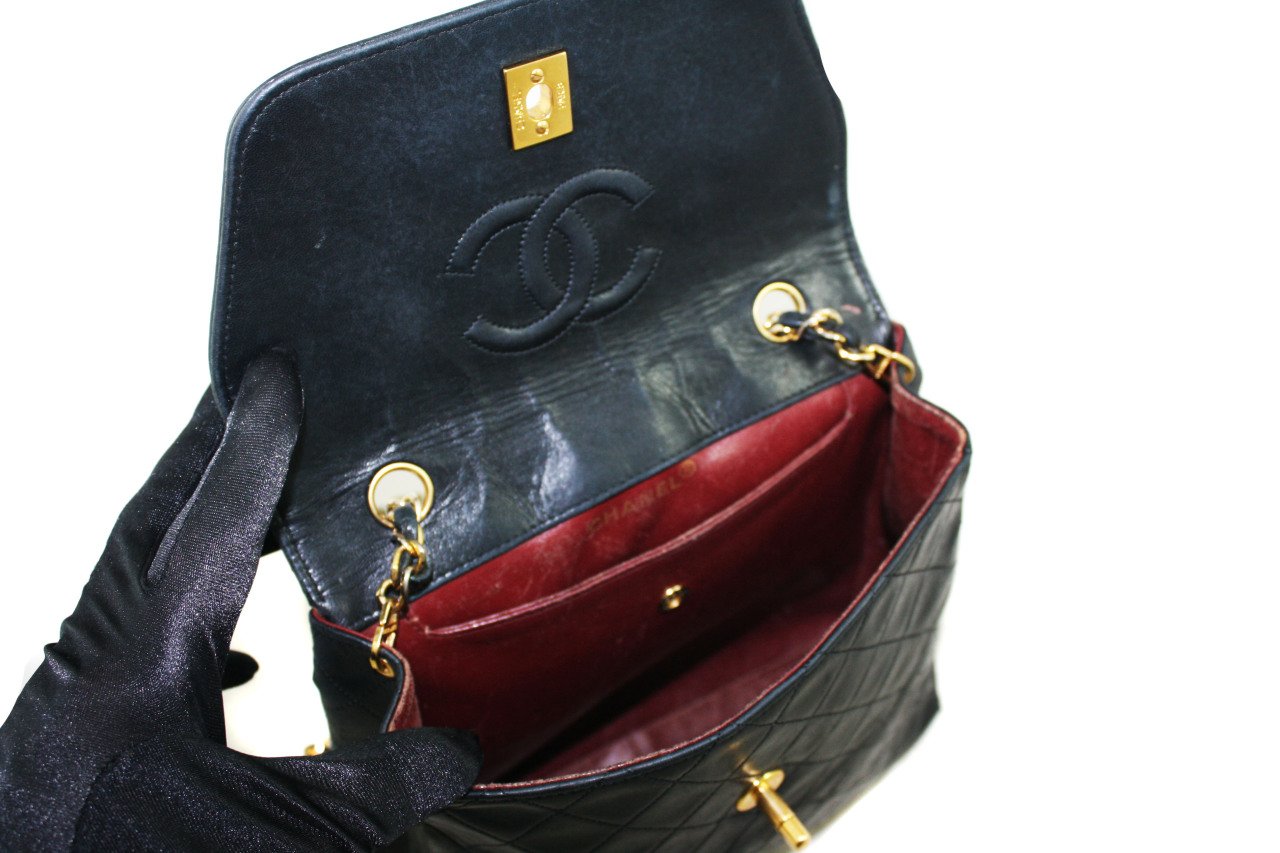 CHANEL Vintage Black Lambskin Chain Shoulder bag