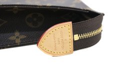 LOUIS VUITTON Monogram Pochette Toiletry 26cm