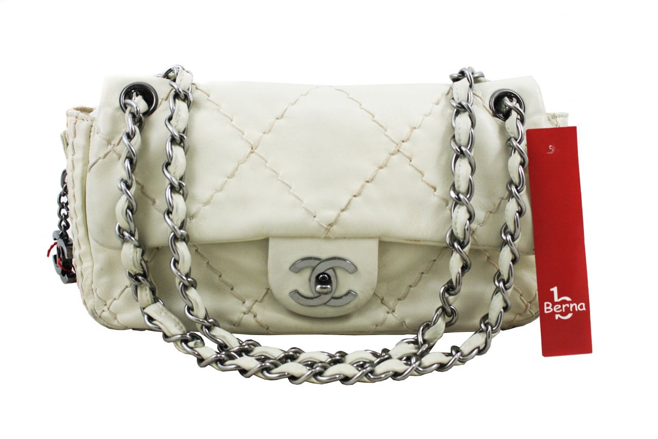 CHANEL Cream Quilted Leather Ultimate Stitch Flap Shoulder Bag
