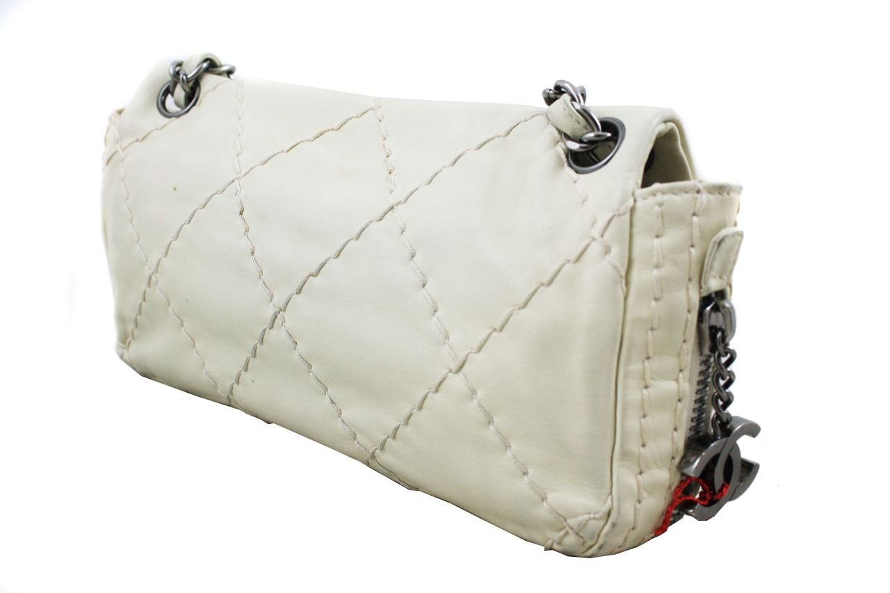 CHANEL Cream Quilted Leather Ultimate Stitch Flap Shoulder Bag
