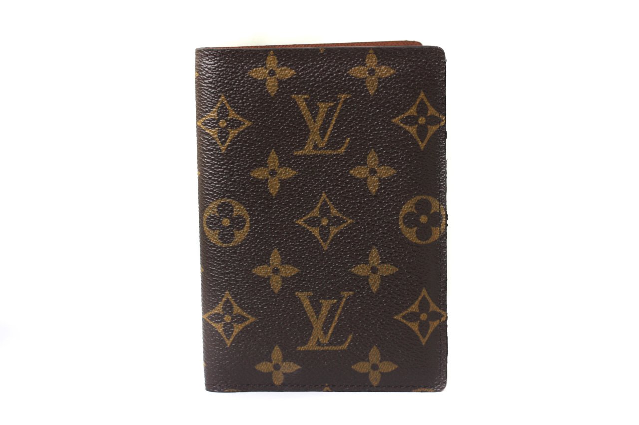 LOUIS VUITTON Monogram Canvas Passport Cover